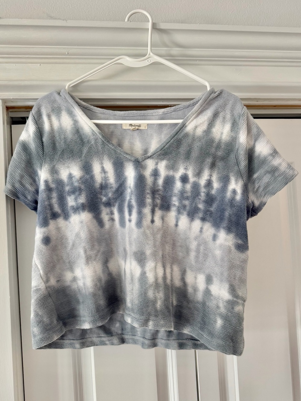 Madewell Blue and White Tie-Dye V-Neck Crop Top